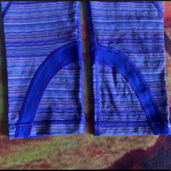 Lululemon Run Inspire Crop II Size 6 - Picture 11 of 12